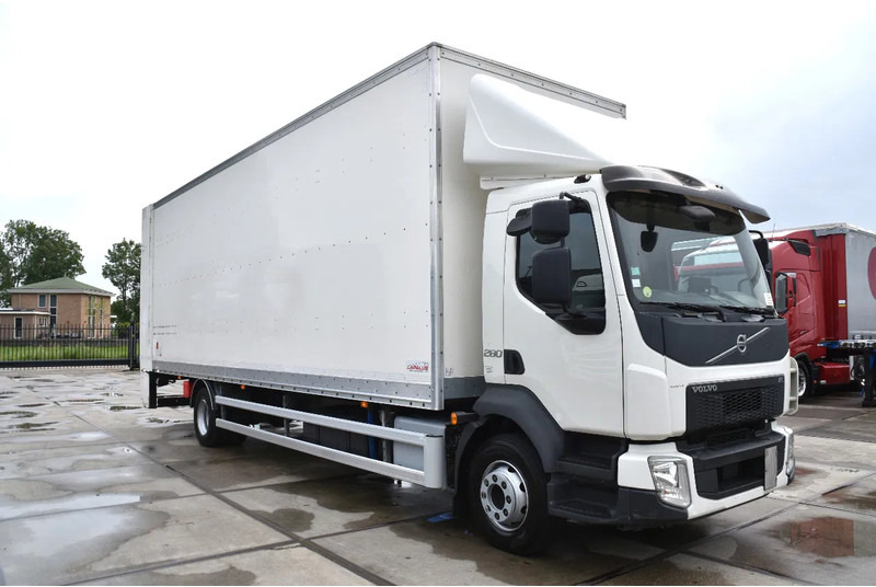 Volvo FL 280 4x2 + BOX - 294 TKM - AIRCO - DOUBLE CARGOFLOOR - ELEVATOR - REMOTE CONTROL - CAMERA - - Camion fourgon: photos 4 Volvo FL 280 4x2 + BOX - 294 TKM - AIRCO - DOUBLE CARGOFLOOR - ELEVATOR - REMOTE CONTROL - CAMERA - - Camion fourgon: photos 4