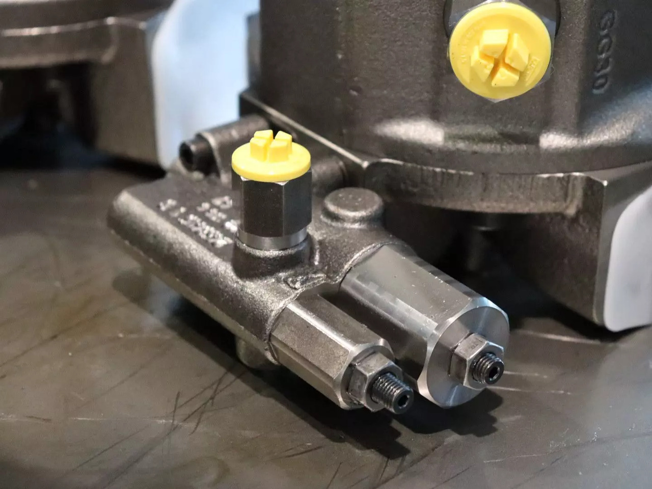 REXROTH - Pompe hydraulique pour Engins de chantier: photos 2 REXROTH - Pompe hydraulique pour Engins de chantier: photos 2