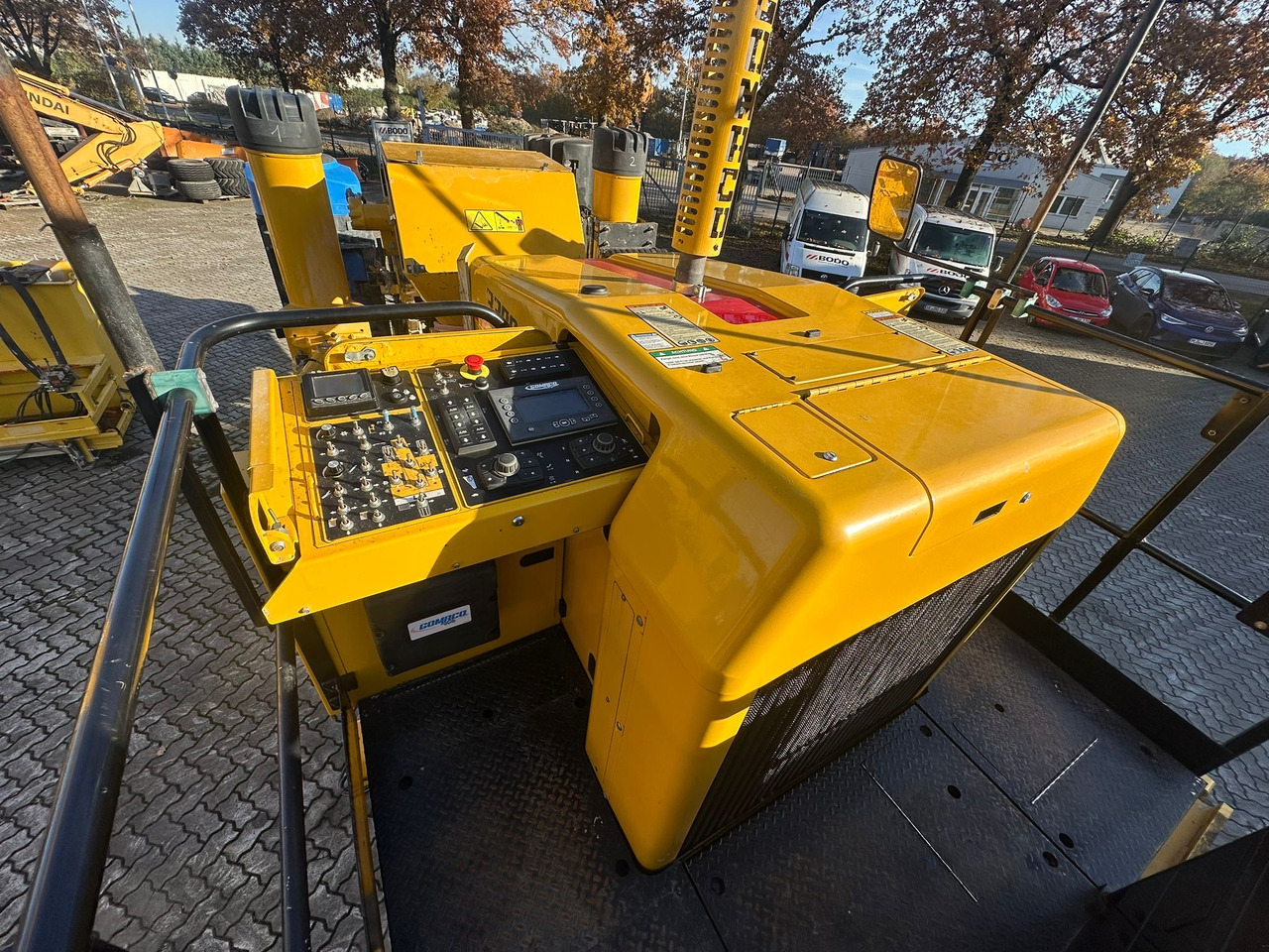 GOMACO 3300 - Machine à coffrage glissant: photos 5 GOMACO 3300 - Machine à coffrage glissant: photos 5