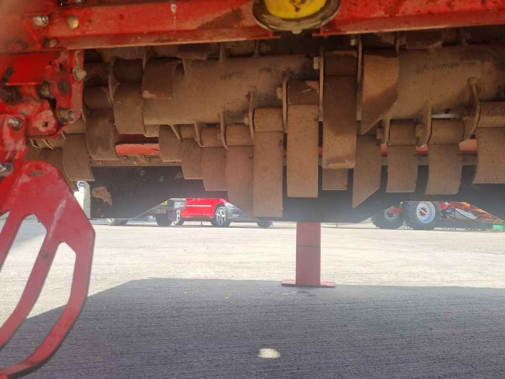 Grimme Grimme HT 200 Front Mounted Self-Propelled Topper - Matériel de récolte: photos 5 Grimme Grimme HT 200 Front Mounted Self-Propelled Topper - Matériel de récolte: photos 5