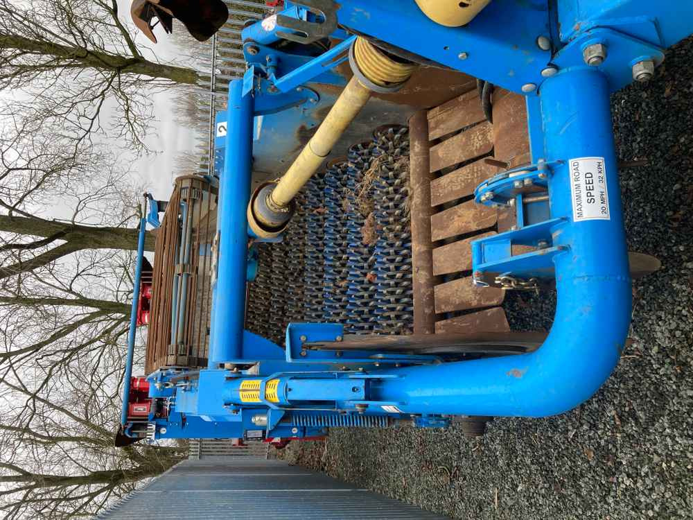 Standen Standen Uni Star Destoner - Arracheuse de pommes de terre: photos 1 Standen Standen Uni Star Destoner - Arracheuse de pommes de terre: photos 1