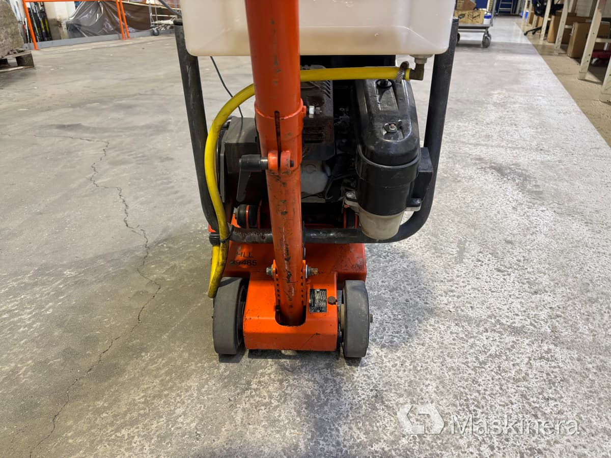 Asfaltskap Husqvarna FS 309 - Travaux routiers: photos 4 Asfaltskap Husqvarna FS 309 - Travaux routiers: photos 4