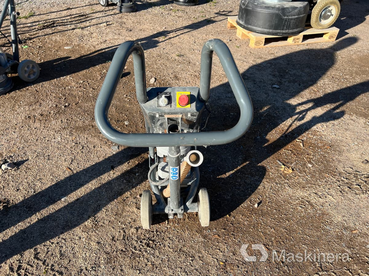 Golvslipmaskin HTC GL 170 HD - Matériel de chantier: photos 4 Golvslipmaskin HTC GL 170 HD - Matériel de chantier: photos 4