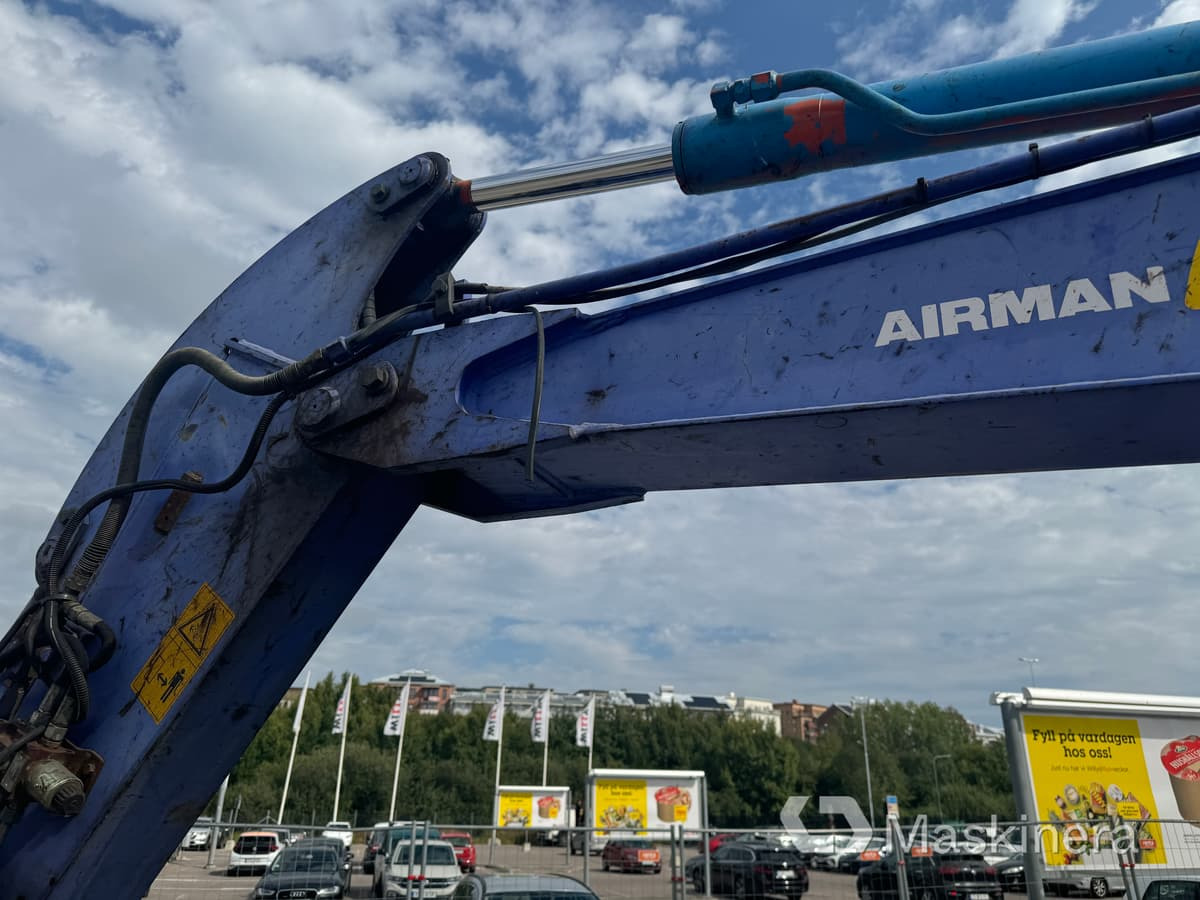 Pelle sur chenille Grävmaskin Airman AX50U: photos 16