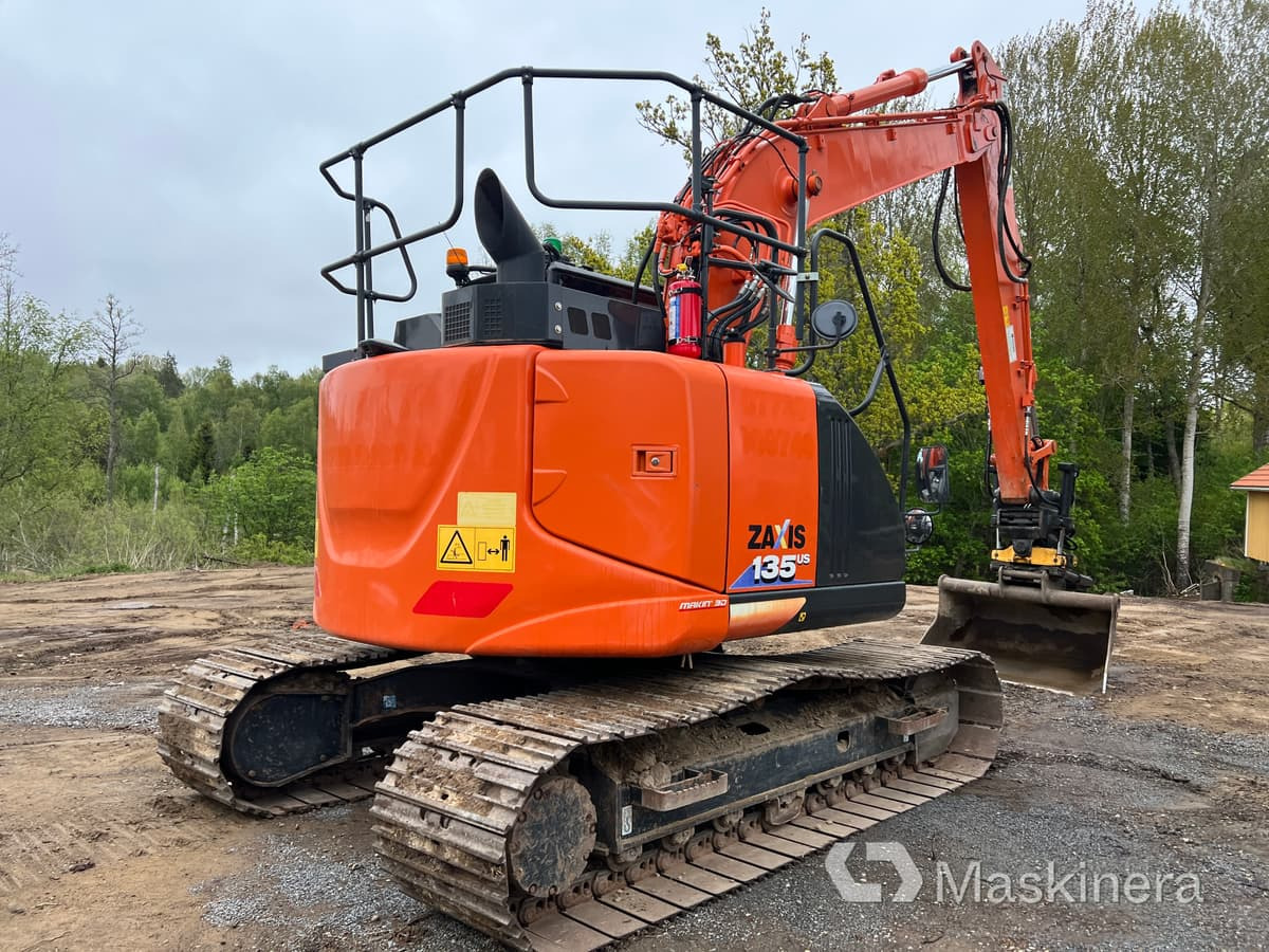 Grävmaskin Hitachi ZX135US-6 med tillbehör - Pelle sur chenille: photos 5 Grävmaskin Hitachi ZX135US-6 med tillbehör - Pelle sur chenille: photos 5