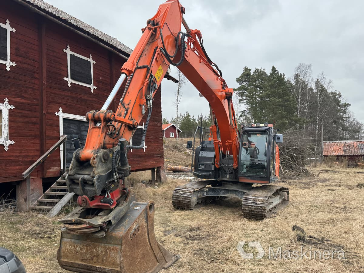 Grävmaskin Hitachi ZX225USLC-5B med redskap - Pelle sur chenille: photos 2 Grävmaskin Hitachi ZX225USLC-5B med redskap - Pelle sur chenille: photos 2