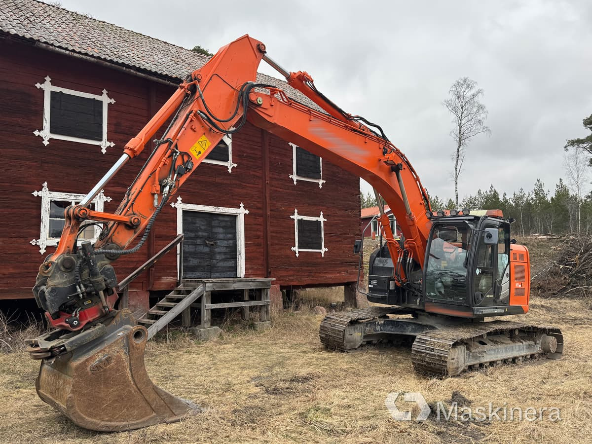 Grävmaskin Hitachi ZX225USLC-5B med redskap - Pelle sur chenille: photos 1 Grävmaskin Hitachi ZX225USLC-5B med redskap - Pelle sur chenille: photos 1