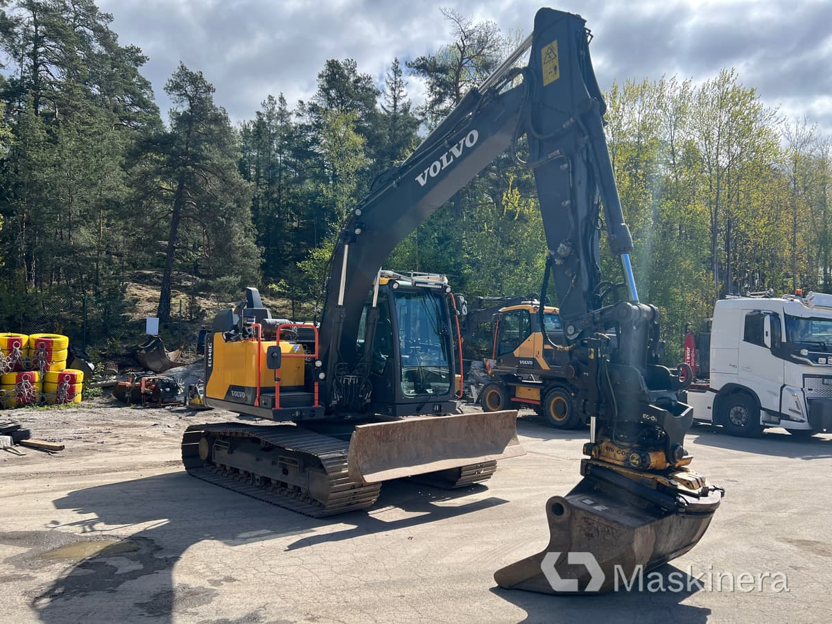 Grävmaskin Volvo EC140EL med 3 skopor - Pelle sur chenille: photos 3 Grävmaskin Volvo EC140EL med 3 skopor - Pelle sur chenille: photos 3