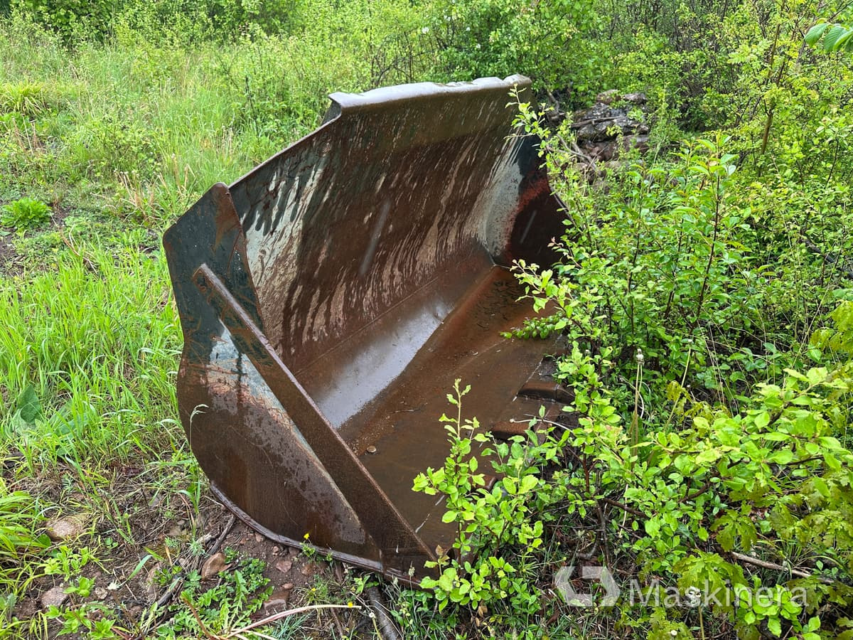 Grusskopa Volvo Stora BM - Godet pour chargeur: photos 5 Grusskopa Volvo Stora BM - Godet pour chargeur: photos 5