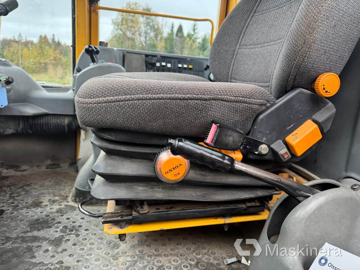 Chargeuse sur pneus Hjullastare Volvo L70D: photos 25 Chargeuse sur pneus Hjullastare Volvo L70D: photos 25