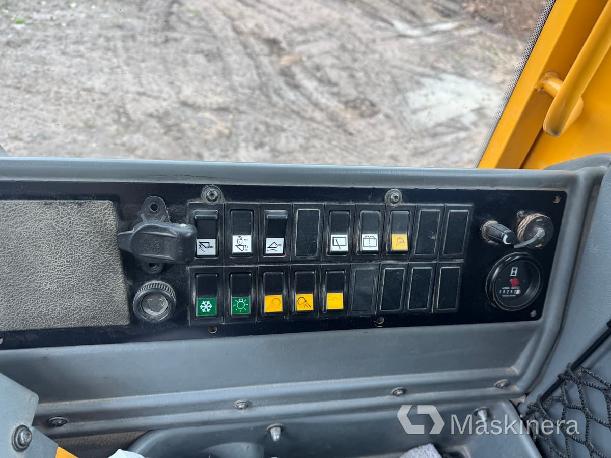 Chargeuse sur pneus Hjullastare Volvo L70D: photos 16 Chargeuse sur pneus Hjullastare Volvo L70D: photos 16