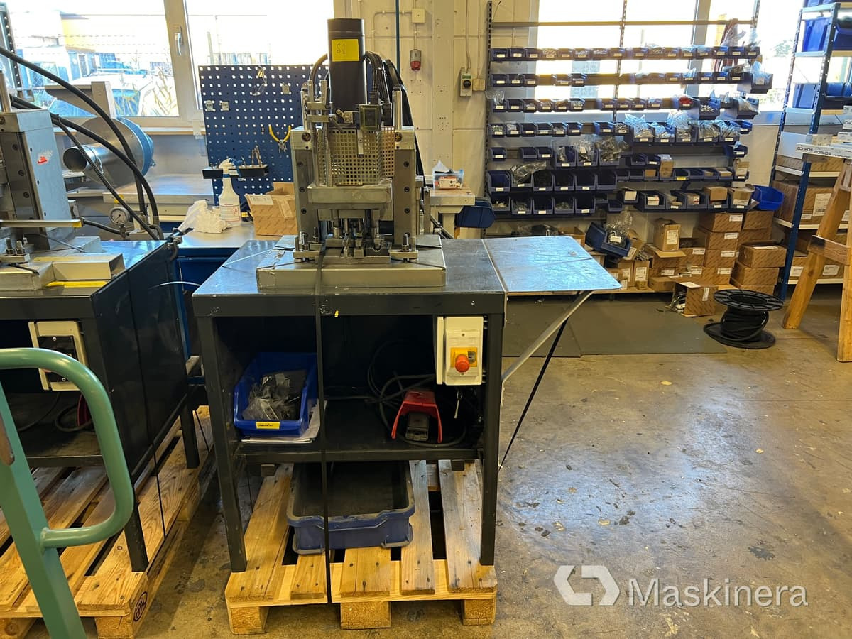 Hydraulisk press Santas Mekaniska DS88 - Presse plieuse: photos 1 Hydraulisk press Santas Mekaniska DS88 - Presse plieuse: photos 1