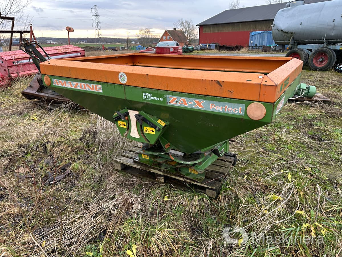Konstgödselspridare Amazone ZA-X Perfect 902 - Distributeur d'engrais: photos 1 Konstgödselspridare Amazone ZA-X Perfect 902 - Distributeur d'engrais: photos 1