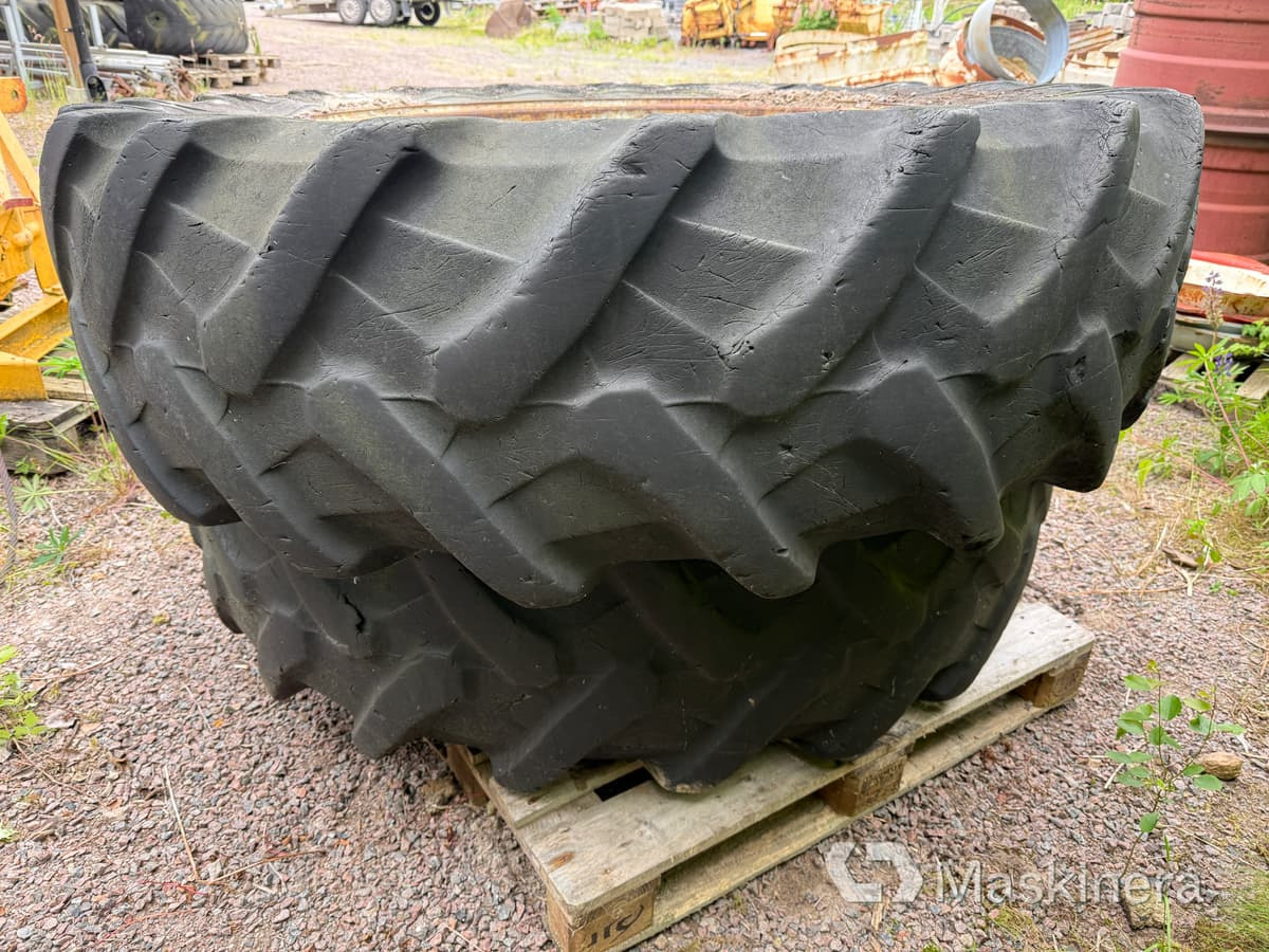 Pirelli 20.8 R 38 Traktordäck med Fälgbanor 20.8 R 38 - Roue complète: photos 5 Pirelli 20.8 R 38 Traktordäck med Fälgbanor 20.8 R 38 - Roue complète: photos 5
