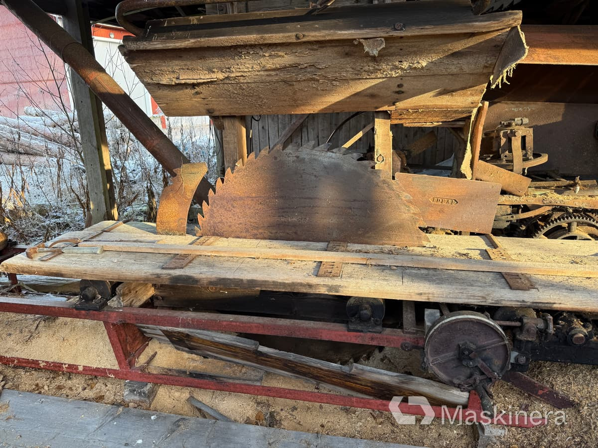 Sågverk med spånsug, el eller traktordrivet - Machine à bois: photos 2 Sågverk med spånsug, el eller traktordrivet - Machine à bois: photos 2