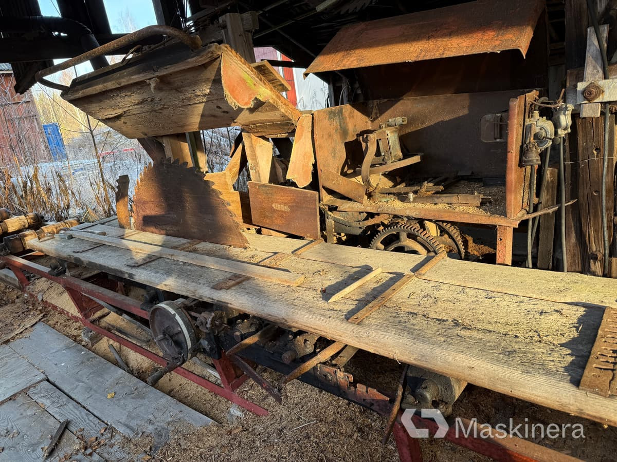 Sågverk med spånsug, el eller traktordrivet - Machine à bois: photos 3 Sågverk med spånsug, el eller traktordrivet - Machine à bois: photos 3