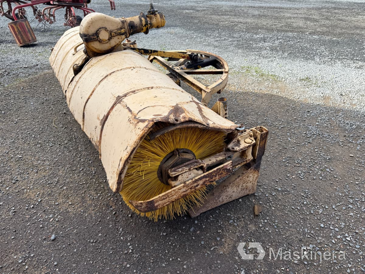 Sopvals Holms - Brosse: photos 3 Sopvals Holms - Brosse: photos 3