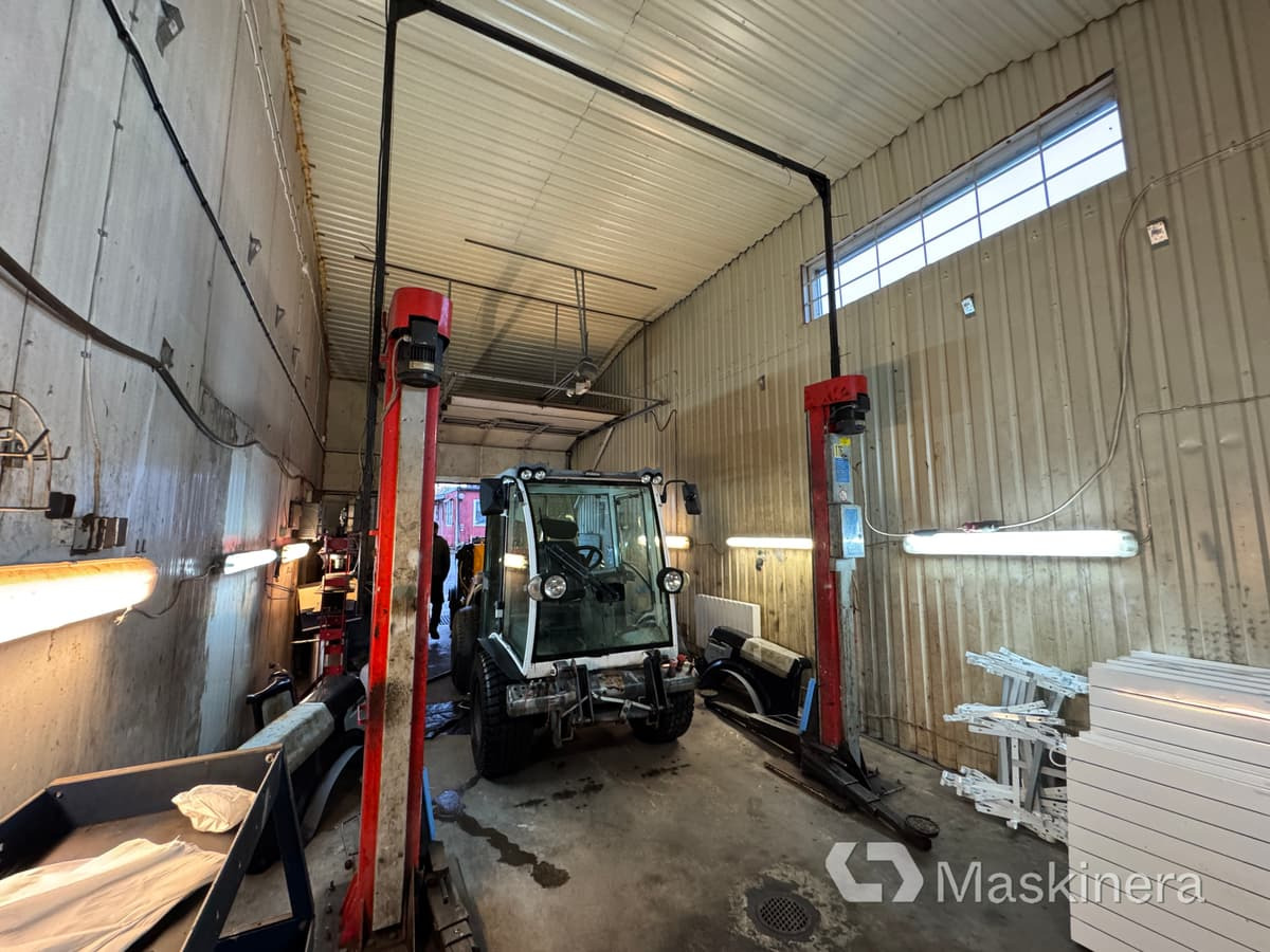 Tvåpelarlyft Intertech A/S HH231 - Équipements d'entretien automobile: photos 1 Tvåpelarlyft Intertech A/S HH231 - Équipements d'entretien automobile: photos 1