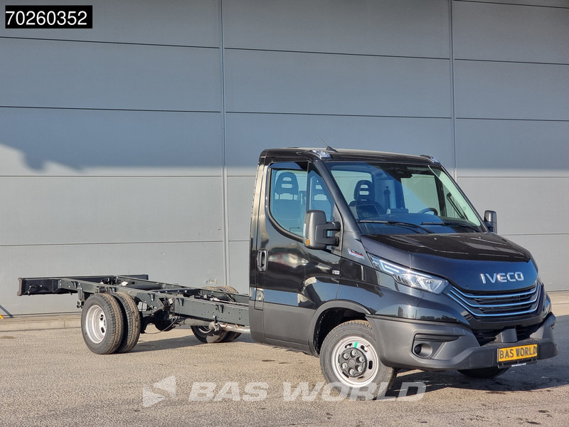 Iveco Daily 35C21 Automaat 410wb Dubbellucht 2025model Chassis Cabine ACC Fahrgestell Airco - Véhicule utilitaire: photos 3 Iveco Daily 35C21 Automaat 410wb Dubbellucht 2025model Chassis Cabine ACC Fahrgestell Airco - Véhicule utilitaire: photos 3