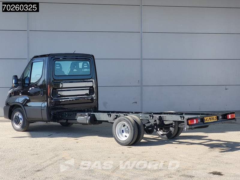 Iveco Daily 35C21 Automaat 410wb Dubbellucht 2025model Chassis Cabine ACC Fahrgestell Airco - Véhicule utilitaire: photos 2 Iveco Daily 35C21 Automaat 410wb Dubbellucht 2025model Chassis Cabine ACC Fahrgestell Airco - Véhicule utilitaire: photos 2