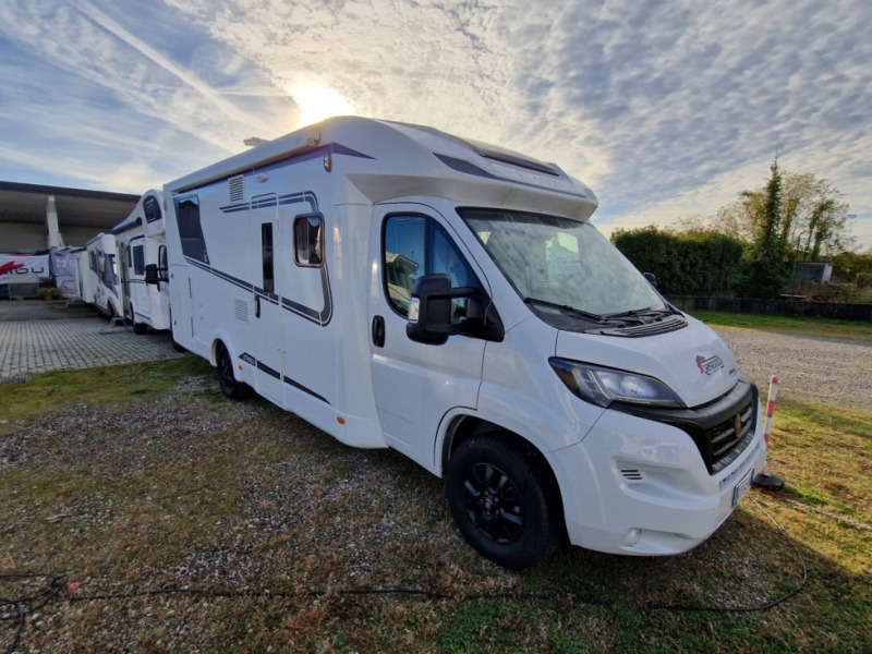 Etrusco T 7400 SBC - Camping-car profilé: photos 1 Etrusco T 7400 SBC - Camping-car profilé: photos 1