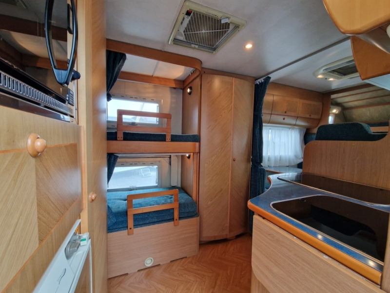 Mobilvetta Icaro S5 LX - Camping-car capucine: photos 4 Mobilvetta Icaro S5 LX - Camping-car capucine: photos 4
