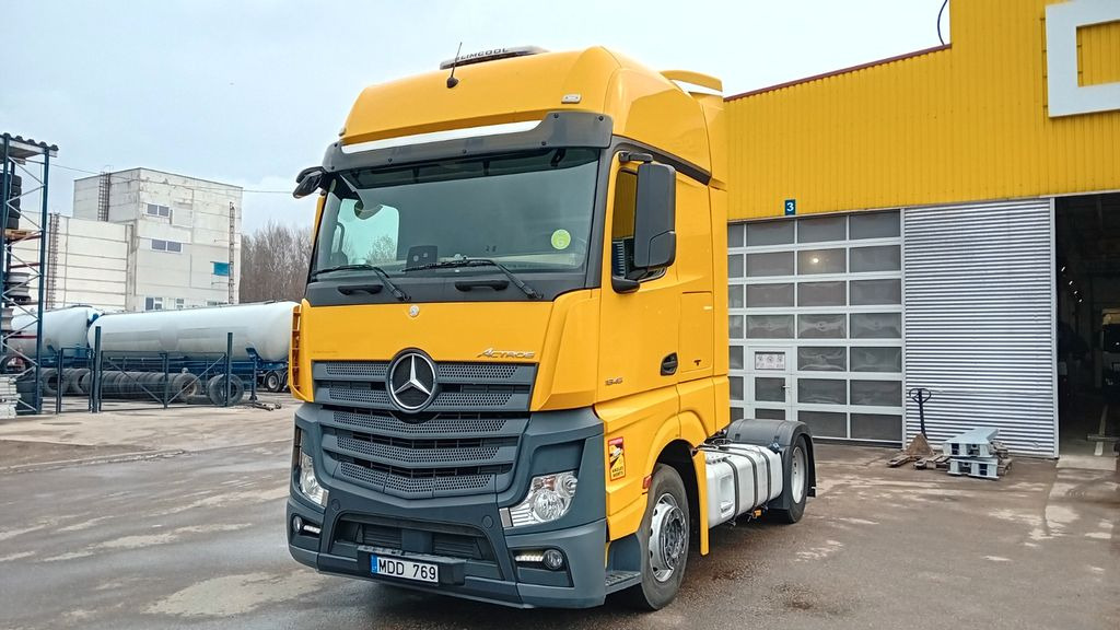 Mercedes-Benz 1845 GIGA space - Tracteur routier: photos 2 Mercedes-Benz 1845 GIGA space - Tracteur routier: photos 2