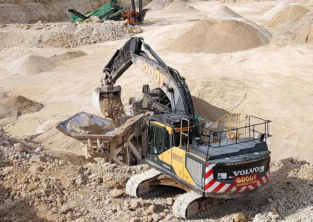 Volvo EC 250 EL - Pelle sur chenille: photos 4 Volvo EC 250 EL - Pelle sur chenille: photos 4