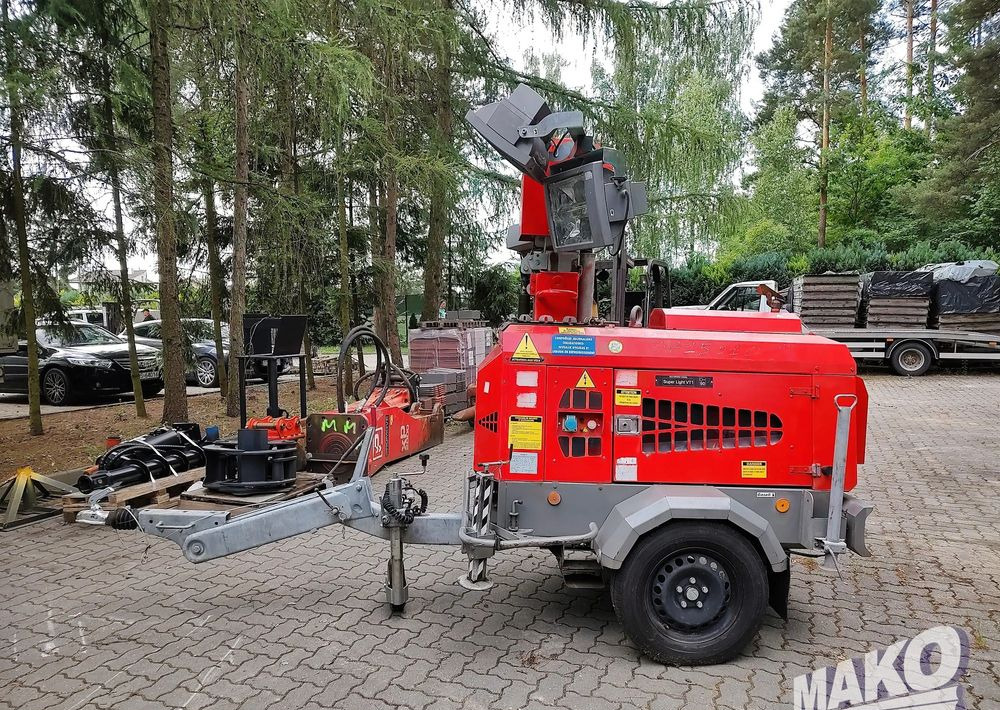 Wieża oświetleniowa Generac Superlight VT1 - Mat d'éclairage: photos 2 Wieża oświetleniowa Generac Superlight VT1 - Mat d'éclairage: photos 2