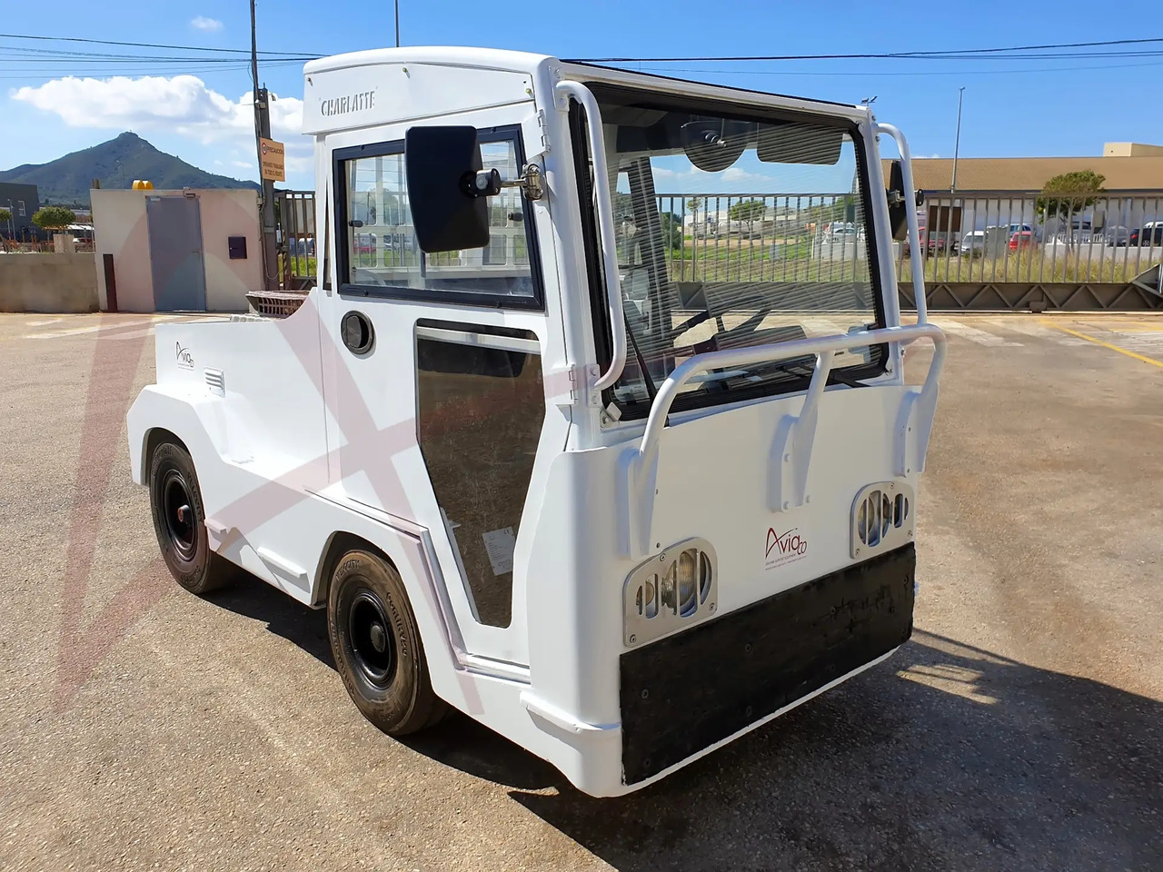 CHARLATTE TE.225 - Tracteur à bagages: photos 1 CHARLATTE TE.225 - Tracteur à bagages: photos 1