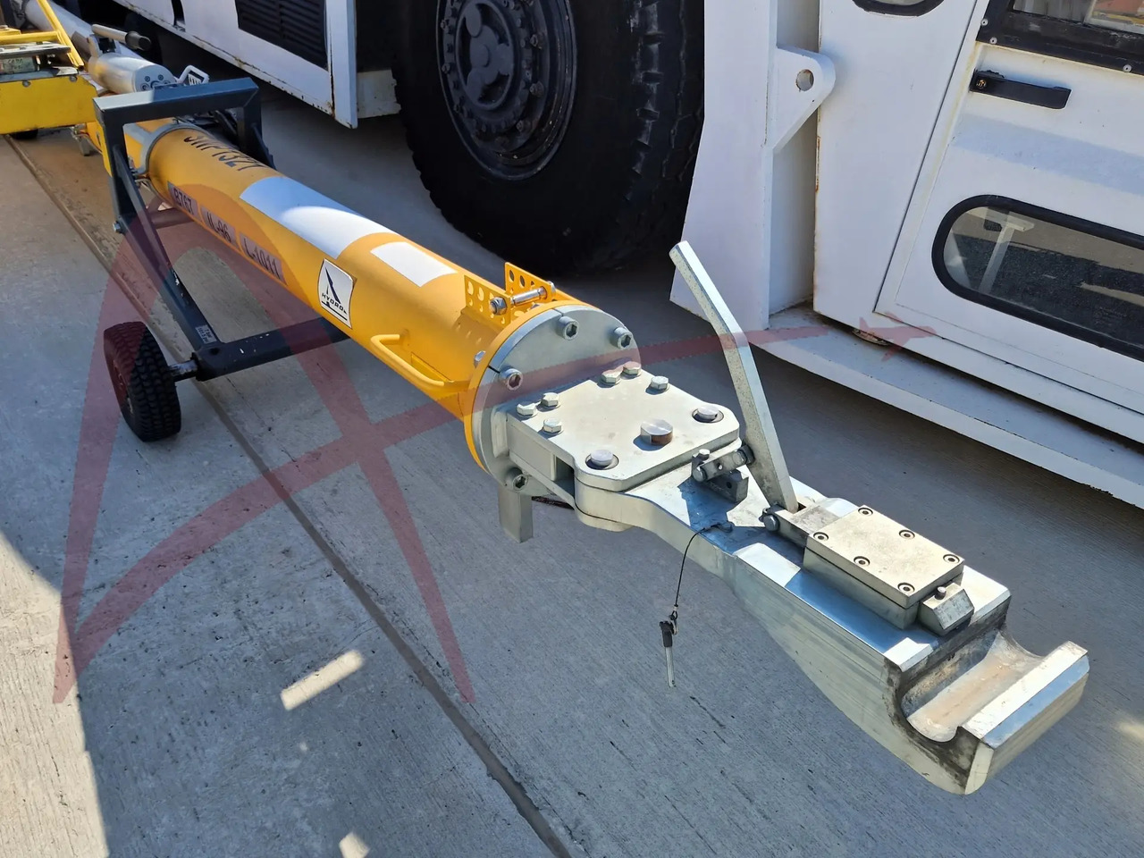 Équipement aéroportuaire neuf HYDRO TOWUNIV-4S: photos 1