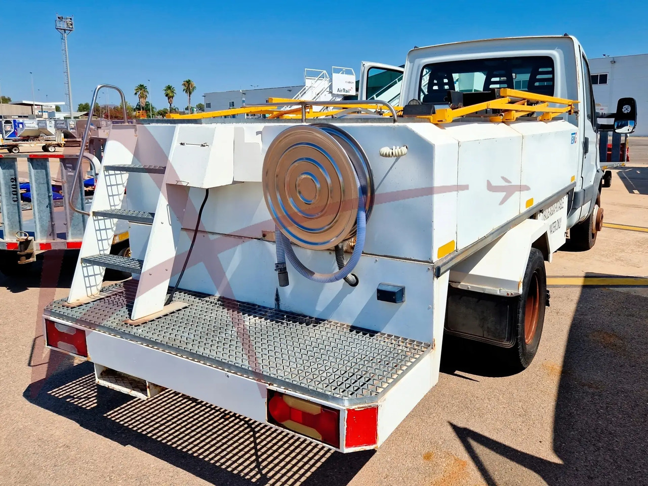 TEMG TG-0217 - Équipement aéroportuaire: photos 2 TEMG TG-0217 - Équipement aéroportuaire: photos 2