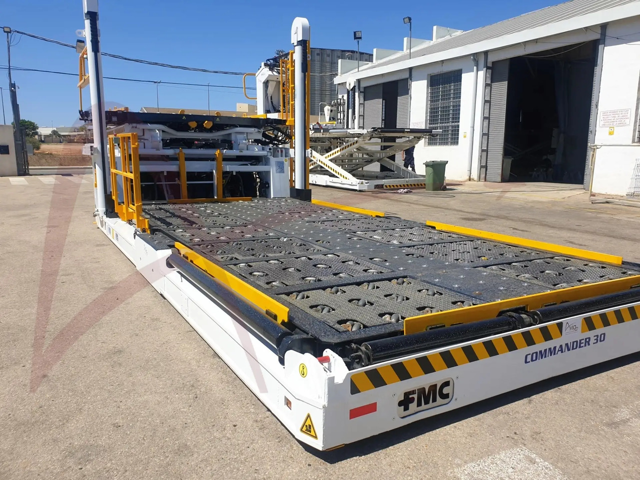 FMC COMMANDER 30 - Chargeur de fret: photos 2 FMC COMMANDER 30 - Chargeur de fret: photos 2