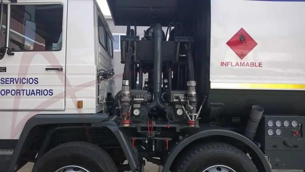 JET A1 - Camion citerne: photos 3 JET A1 - Camion citerne: photos 3