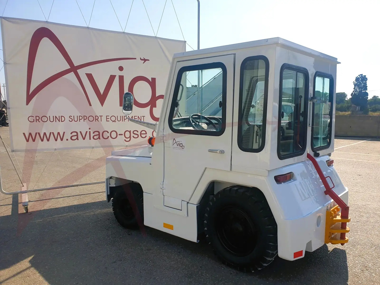 NISSAN FV02 - Tracteur à bagages: photos 2 NISSAN FV02 - Tracteur à bagages: photos 2