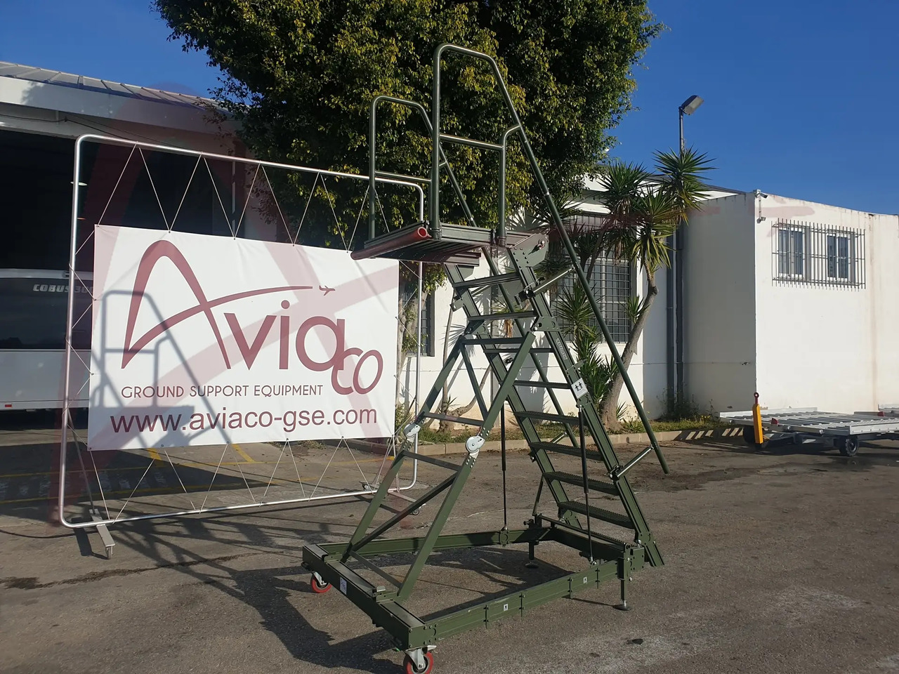 TEST-FUCHS CLT-1 - Escalier d'embarquement: photos 2 TEST-FUCHS CLT-1 - Escalier d'embarquement: photos 2