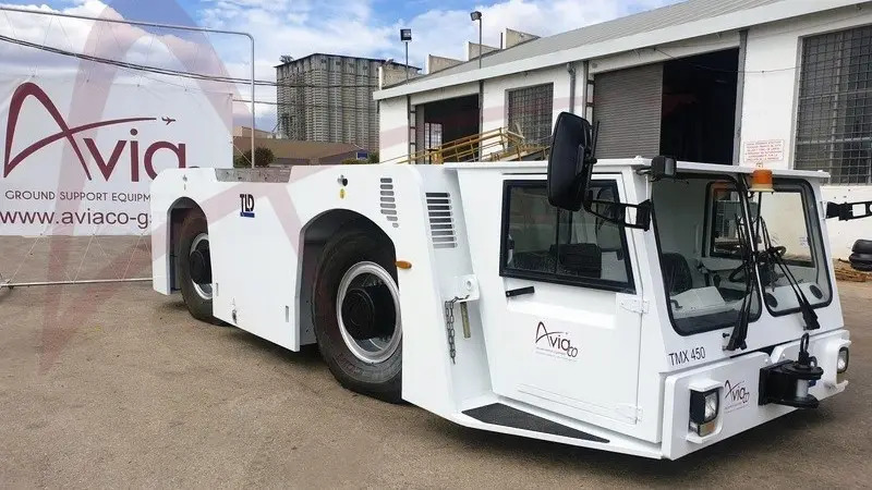 TLD TMX-450 - Tracteur d'avions: photos 1 TLD TMX-450 - Tracteur d'avions: photos 1