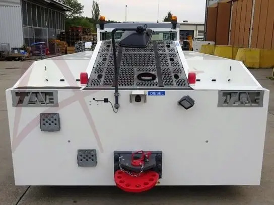 TREPEL CHALLENGER 280 - Tracteur d'avions: photos 4 TREPEL CHALLENGER 280 - Tracteur d'avions: photos 4