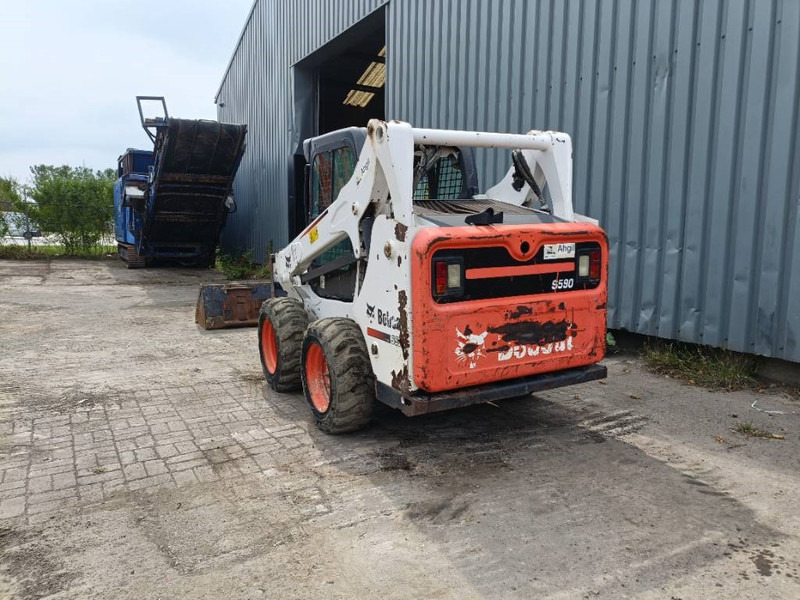 Bobcat s590 schranklader skid steer loader bucket, forks - Mini chargeuse: photos 2 Bobcat s590 schranklader skid steer loader bucket, forks - Mini chargeuse: photos 2