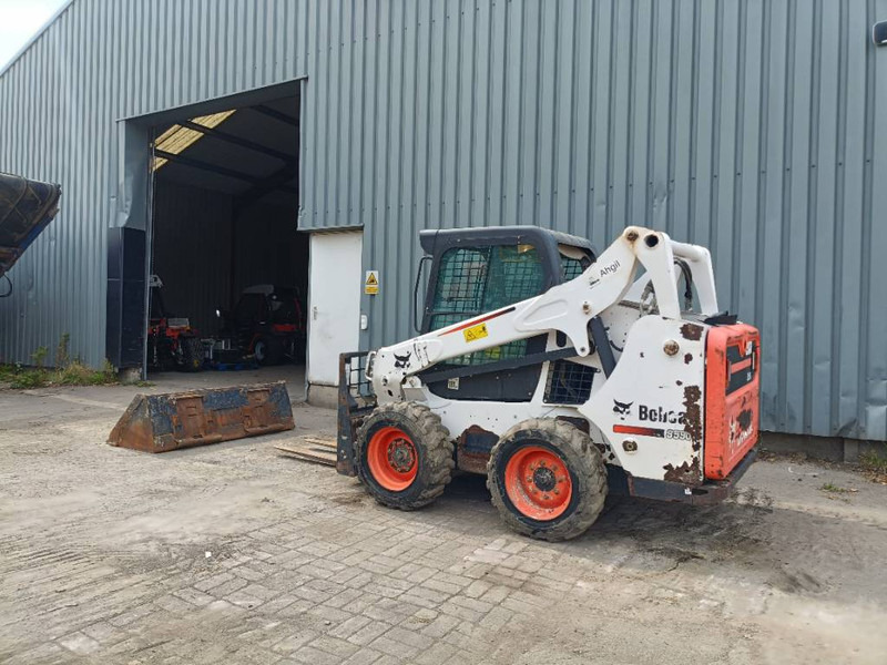 Bobcat s590 schranklader skid steer loader bucket, forks - Mini chargeuse: photos 1 Bobcat s590 schranklader skid steer loader bucket, forks - Mini chargeuse: photos 1