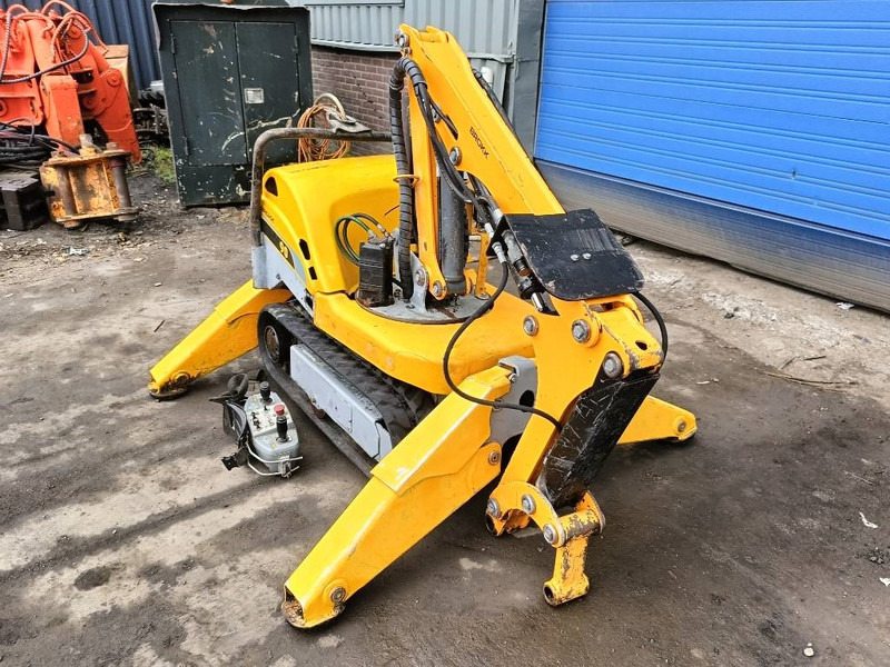 Pelle sur chenille Brokk 90 husqvarna robot remote excavator digger: photos 12 Pelle sur chenille Brokk 90 husqvarna robot remote excavator digger: photos 12