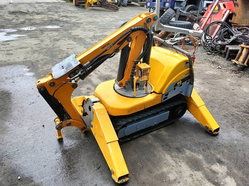 Pelle sur chenille Brokk 90 husqvarna robot remote excavator digger: photos 9 Pelle sur chenille Brokk 90 husqvarna robot remote excavator digger: photos 9