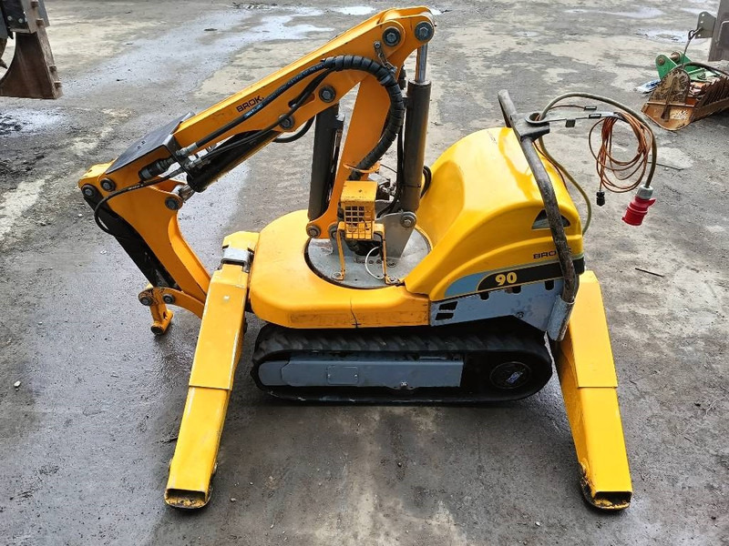 Pelle sur chenille Brokk 90 husqvarna robot remote excavator digger: photos 8 Pelle sur chenille Brokk 90 husqvarna robot remote excavator digger: photos 8