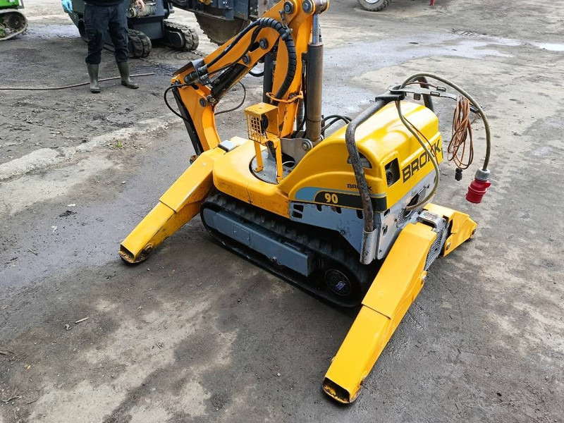 Pelle sur chenille Brokk 90 husqvarna robot remote excavator digger: photos 7 Pelle sur chenille Brokk 90 husqvarna robot remote excavator digger: photos 7