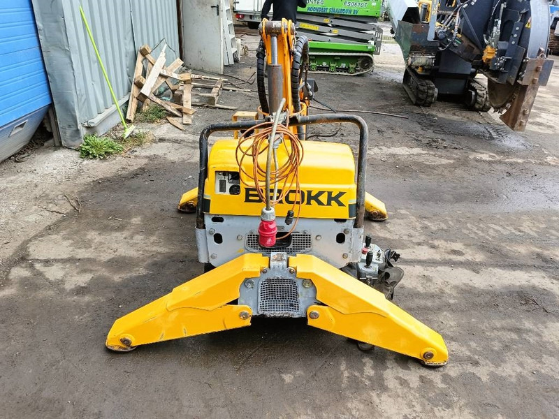 Pelle sur chenille Brokk 90 husqvarna robot remote excavator digger: photos 5 Pelle sur chenille Brokk 90 husqvarna robot remote excavator digger: photos 5