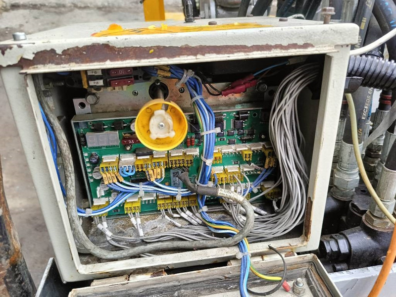 Pelle sur chenille Brokk 90 husqvarna robot remote excavator digger: photos 13 Pelle sur chenille Brokk 90 husqvarna robot remote excavator digger: photos 13