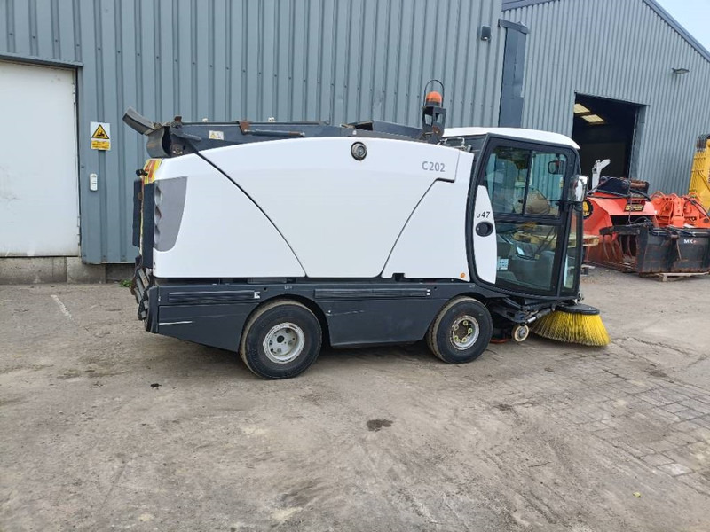 Bucher C 202 compact street sweeper johnson - Balayeuse de voirie: photos 5 Bucher C 202 compact street sweeper johnson - Balayeuse de voirie: photos 5