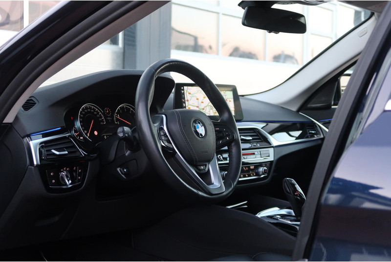 BMW 5 Serie 520i High Executive SCHUIFDAK/ NAPPA-LEDER/ ACC/ HEAD-UP/ H&K / ETC. - Berline: photos 2 BMW 5 Serie 520i High Executive SCHUIFDAK/ NAPPA-LEDER/ ACC/ HEAD-UP/ H&K / ETC. - Berline: photos 2