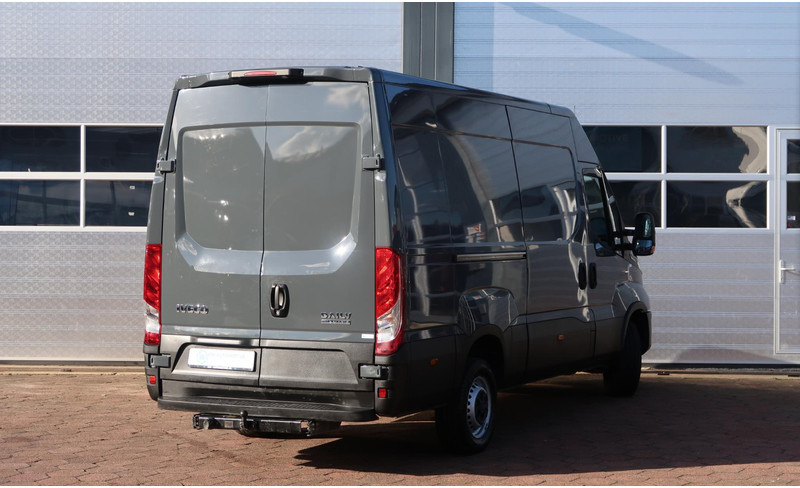 Iveco Daily 35S18HV 3.0 35 L2 H2 AUT/ LED/ CAMERA/ 3.5T/ CRUISE/ CLIMA/ TREKHAAK - Fourgon utilitaire: photos 4 Iveco Daily 35S18HV 3.0 35 L2 H2 AUT/ LED/ CAMERA/ 3.5T/ CRUISE/ CLIMA/ TREKHAAK - Fourgon utilitaire: photos 4
