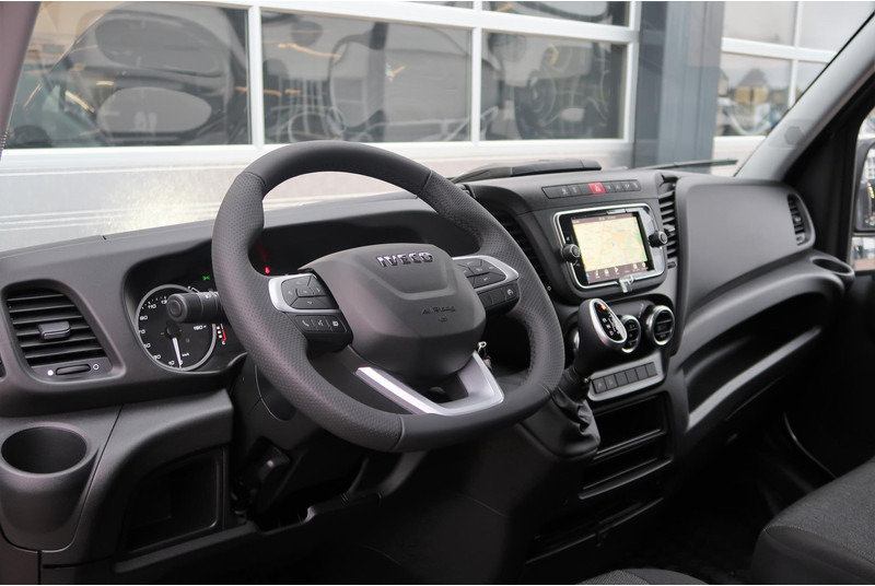 Iveco Daily 35S18HV 3.0 L2H2 AUT/ 2X SCHUIFDEUR/ CAMERA/ LED/ CRUISE/ CLIMA/ NAVI - Fourgon utilitaire: photos 2 Iveco Daily 35S18HV 3.0 L2H2 AUT/ 2X SCHUIFDEUR/ CAMERA/ LED/ CRUISE/ CLIMA/ NAVI - Fourgon utilitaire: photos 2